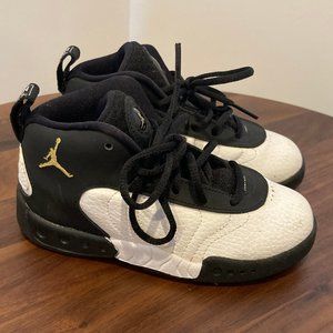 Nike Air Jordan Jump Man Pro Black/Metallic Gold/White Boys Shoe